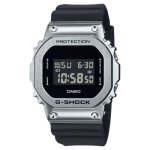 Montre casio - hommes - gm - 5600u - 1er - etanche 20 atm - bracelet en plastique noir