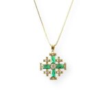 Nazareth store pendentif croix de j�rusalem plaqu� or jaune 18k avec topaze cristallis�e verte et cha�ne ...
