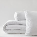 Pack couette blanrêve très chaude 140 x 200 + oreiller 60 x 60 + polochon 90 confort traité anti acarien ... Pack couette blanrêve très chaude 140 x 200 + oreiller 60 x 60 + polochon 90 confort traité anti acarien ...