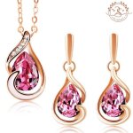 Parure femme boucles doreilles et collier baigns dans lor avec cristaux autrichiens. marque 2splendid. ...