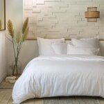 Parure de lit housse de couette avec taies doreiller 100% percale de coton 80 fils blanc 240x260 cm Parure de lit housse de couette avec taies doreiller 100% percale de coton 80 fils blanc 240x260 cm