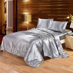 Parure de lit - soie satinée - gris - 4 pièces - 220x240 cm - lavable Parure de lit - soie satinée - gris - 4 pièces - 220x240 cm - lavable