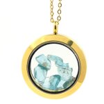 Pierres et min�raux. collier apatite paraiba brut. mod�le m�daillon 30 mm. couleur or.