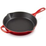 Poêle à frire - le creuset - signature - 26 cm - fonte émaillée - cerise Poêle à frire - le creuset - signature - 26 cm - fonte émaillée - cerise