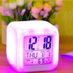 R�veil num�rique � 7 led avec lumi�re changeante thermom�tre � couleur changeante horloge �lectronique ...