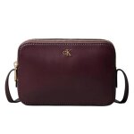 Sac � bandouli�re prune femme calvin klein jeans ck camera