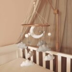 Set complet mobile b�b� moon and stars fait main (mobile + support + musique)