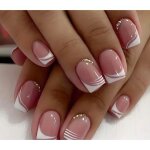 Set manucure pr�ts � poser 24 capsules + 5 accessoires french court lh originails