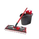 Set de seau - essoreur et balai  plat en microfibre coloris noir - rouge.