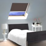 Store enrouleur de toit occultant uni chocolat compatible velux m06