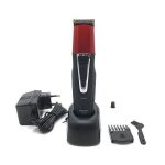Tondeuse de pr�cision pour cheveux barbe corps rechargeable sur station coiffeur et salon