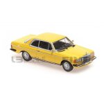 Voiture miniature de collection - maxichamps 1 / 43 - mercedes - benz 230ce - jaune / beige