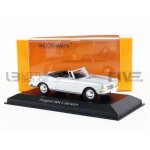 Voiture miniature de collection - maxichamps 1 / 43 - peugeot 404 cabriolet - 1962 - silver Voiture miniature de collection - maxichamps 1 / 43 - peugeot 404 cabriolet - 1962 - silver