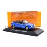 Voiture miniature de collection - maxichamps 1 / 43 - volkswagen golf cabriolet - 1997 - blue