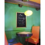 Ardoise murale securit� avec cadre marron et un feutre craie liquide securit�. 60x40 cm