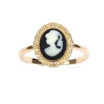 Bague cam�e dimitation ovale plaqu� or 750 / 000(18 carats) garanti