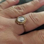 Bague cam�e imitation plaqu� or 750 / 000 18 carats. poin�onn�
