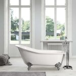 Baignoire en fonte petite taille ashford 138 cm blanche et pieds chromés Baignoire en fonte petite taille ashford 138 cm blanche et pieds chromés