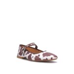 Ballerines effet poils de vache et motif tachet�. dot�es dune bride avec boucle m�tallique. mod�le � ...
