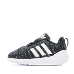 Baskets noir / blanc garon adidas swift run 22