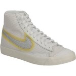 Basket nike blazer mid blanc et or.