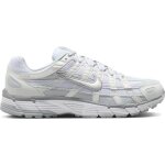 Baskets nike p - 6000 blanches et grises - pour femme - tige en mesh - dtails en cuir et tpu
