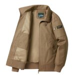 Blouson militaire homme en coton regular fit casual veste bomber zippee couleur unie printemps et automne ... Blouson militaire homme en coton regular fit casual veste bomber zippee couleur unie printemps et automne ...