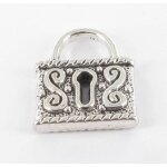 Breloque en m�tal cadenas argent�