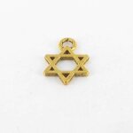 Breloque en m�tal �toile de david dor�