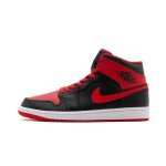 Chaussures de basket - ball nike air jordan 1 mid noir - homme / adulte - respirant Chaussures de basket - ball nike air jordan 1 mid noir - homme / adulte - respirant