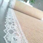 Chemin de table - vintage - toile de jute - 15 cm x 5 m - dentelle blanche - int�rieur