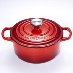 Cocotte ronde en fonte maille signature - cerise - 18cm