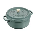 Cocotte - staub - eucalyptus - 26 cm - fonte - 52 litres - couvercle anti - goutte Cocotte - staub - eucalyptus - 26 cm - fonte - 52 litres - couvercle anti - goutte