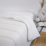Couette en coton anti acariens 260 x 240 cm celeste blanc 350gr / m2