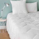 Couette - toison dor - bamboo - 240x260cm - 300g / m - chaleur tempre - antibactrienne