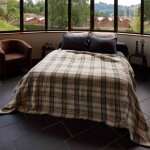 Couverture � carreaux en laine m�lang�e 240x260 cm avoriaz bleu paon