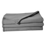 Couverture en polaire unie argent 180x220 cm Couverture en polaire unie argent 180x220 cm