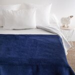 Couverture pure laine vierge woolmark 500g / m volta 240x260 cm bleu marine / myosotis