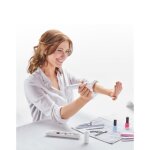 Embellissez et prenez soin de vos ongles gr�ce au set de manucure / p�dicure rechargeable nail pen et ...