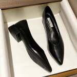 Escarpins en cuir véritable à talon carré et bout pointu - noir Escarpins en cuir véritable à talon carré et bout pointu - noir