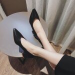 Escarpins femme - marque - doux en cuir véritable - talon carré 5cm - noir Escarpins femme - marque - doux en cuir véritable - talon carré 5cm - noir