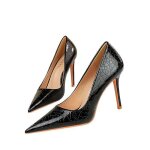 Escarpins femme - marque - modle - talon aiguille 8cm - noir