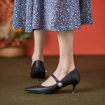 Escarpins femme - marque - talons hauts en cuir souple avec boucle en perles - noir Escarpins femme - marque - talons hauts en cuir souple avec boucle en perles - noir