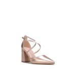 Escarpins en simili ouverts sur les c�t�s. dot�s de deux brides crois�es avec boucle dattache � la cheville. ...