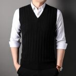 Gilet homme À rayure en tricot laine coupe standard sans manche col en v couleur unie - noir - noir Gilet homme À rayure en tricot laine coupe standard sans manche col en v couleur unie - noir - noir
