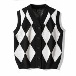 Gilet pull homme tricoté sans manche - col en v - motif argyle - classique - noir Gilet pull homme tricoté sans manche - col en v - motif argyle - classique - noir