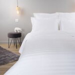 Housse de couette - linandelle - reve blanc - coton 120 fils - satin - 260x240 cm Housse de couette - linandelle - reve blanc - coton 120 fils - satin - 260x240 cm