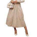 Jupe longue �vas�e et dot�e de plis. mod�le � taille haute �lastiqu�e. poss�de deux poches lat�rales. ...