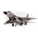 Maquette avion : mig - 29c (9 - 13) - zvezda - aile unique - coloris unique