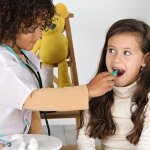 Méga kit de docteur ses creative petits pretenders - matière : polyester - dès 3 ans Méga kit de docteur ses creative petits pretenders - matière : polyester - dès 3 ans
